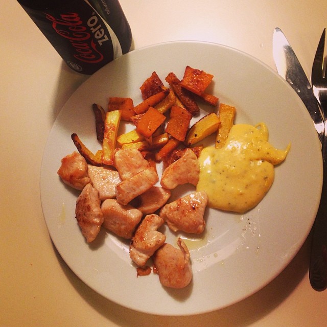 Söndagsmiddag: kyckling, rostad butternut pumpa, kålrot och bea. #lchf #lchf10veckor